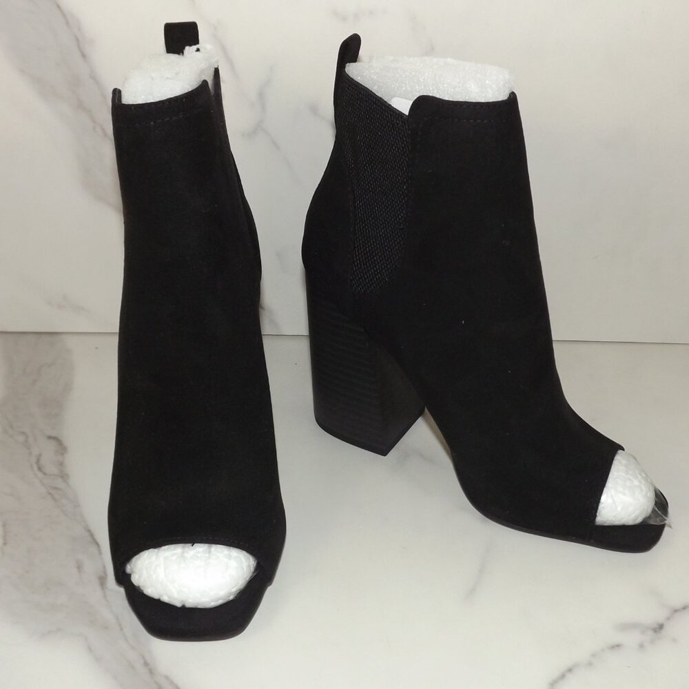 Qupid Chandler-56 Black Peep-Toe Block Heel Booties – NWOT